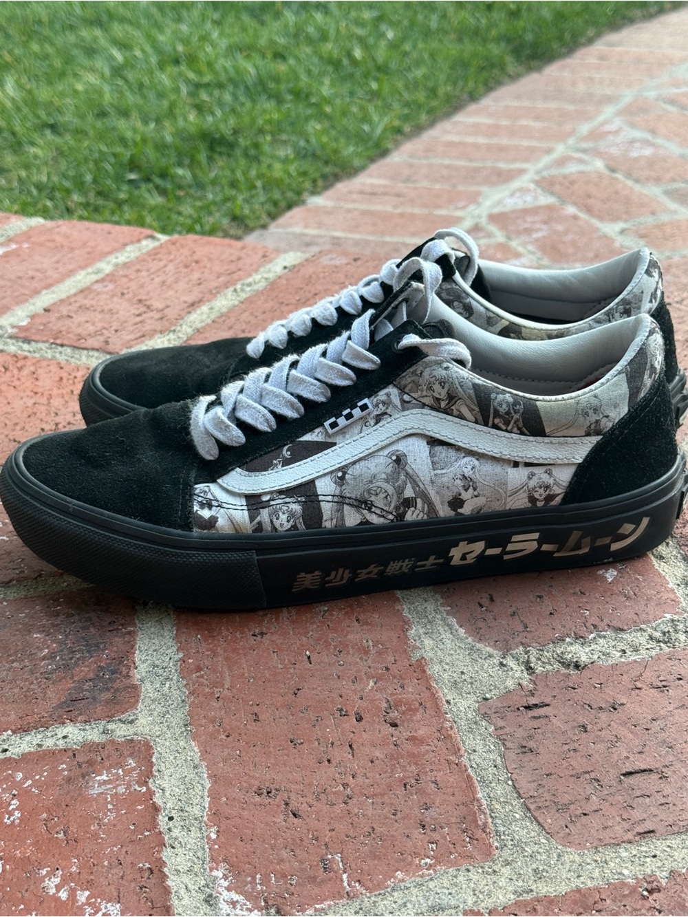 Vans x Sailor Moon Black Low-Top Sneakers Mens size 10.5 - Picture 8 of 12